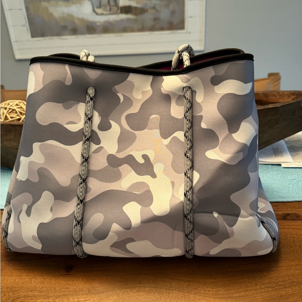 Neoprene, gray camo tote bag with snap closure. Inside is pink. - Picture 2 of 5